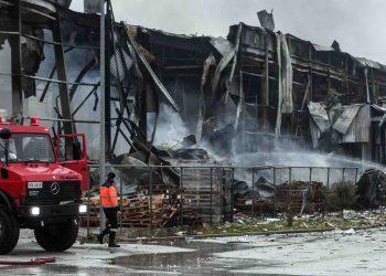 Τρίκαλα: Πυρκαγιά στο εργοστάσιο «Βιολάντα» | Τέσσερις νεκρές γυναίκες (Βίντεο)